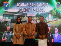 Pisah Sambut Dandim 1204/Sanggau, Wakapolres Serahkan Cinderamata
