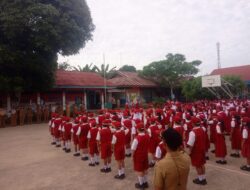 Brigpol Joi Ingatkan Siswa SDN 21: Bijak Gunakan Smartphone, Jauhi Bullying di Sekolah