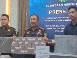 Kejari Palembang Setor Rp5,25 Miliar Hasil Lelang Dump Truck Terpidana Narkoba ke Kas Negara