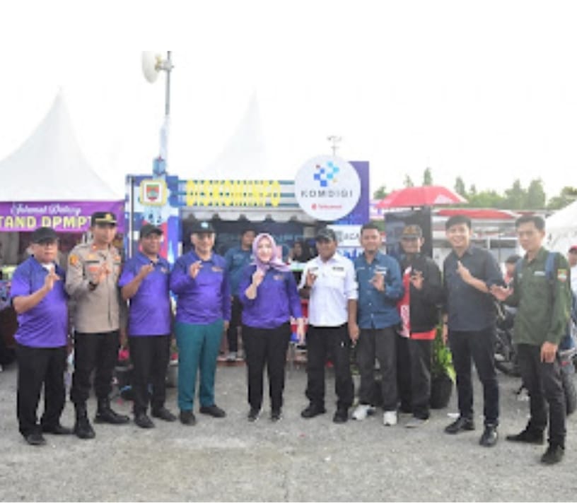 Stand Usaha Mikro, Kecil, dan Menengah (UMKM) serta stan dari seluruh Organisasi Perangkat Daerah OPD, Kamis 16/10/2025.