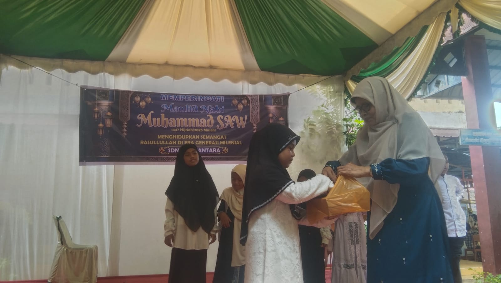 SDN 3 Dewantara memperingati Maulid Nabi Muhammad SAW 1447 H