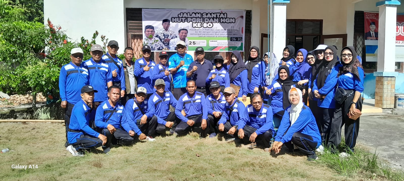 Jalan Santai HGN & HUT PGRI Guru SP Padang Perkuat Solidaritas dan Semangat Mengajar