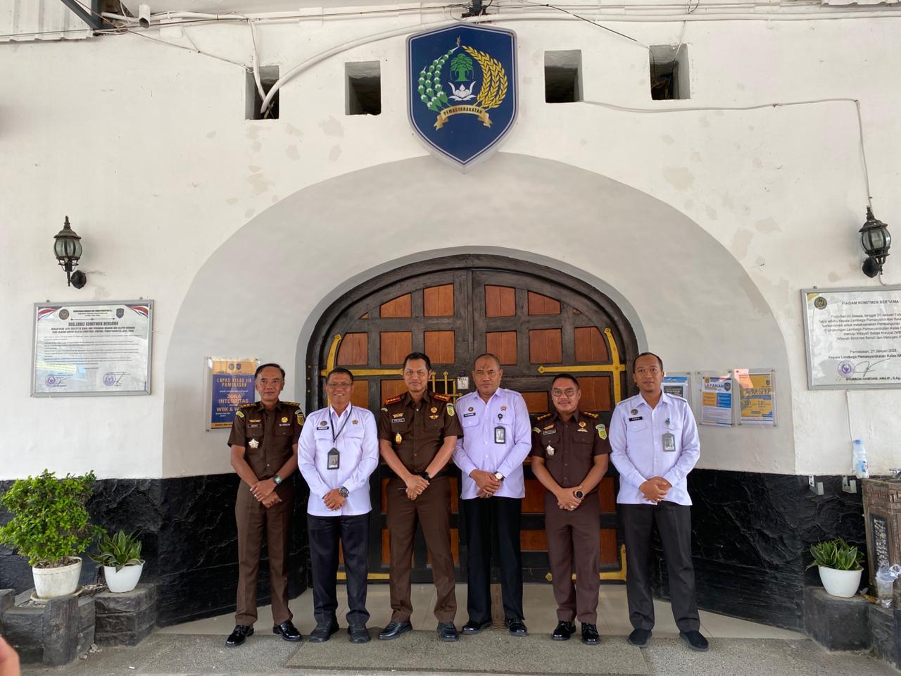 Kunjungi Lapas Pamekasan, Kajari Baru Jalin Silaturahmi