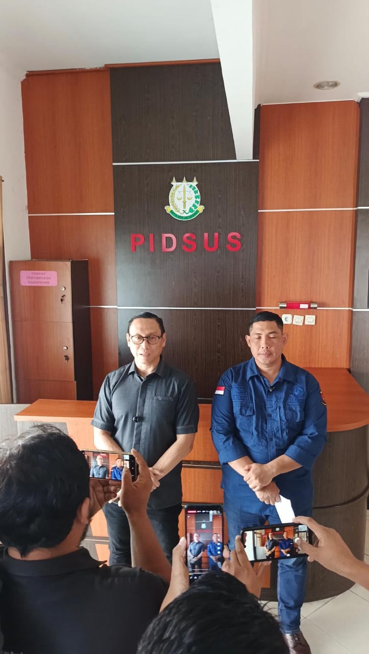 Malam di Cideng Berakhir Borgol: Kejati Babel Ringkus Dedy Yulianto, Buronan Kasus Tunjangan Transportasi”