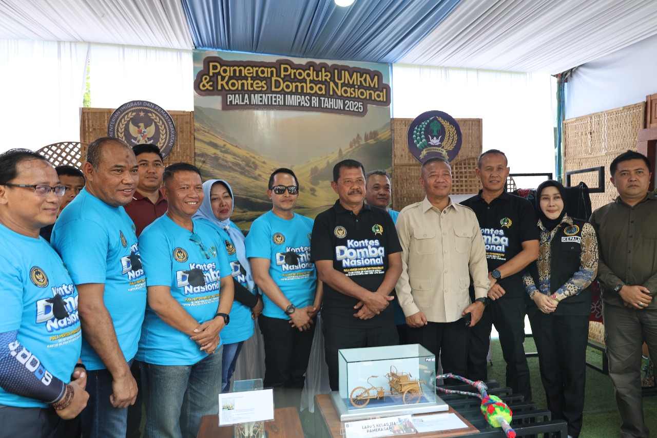 Warga Binaan Lapas Pameran Juara II Pameran Produk UMKM Karya Warga Binaan