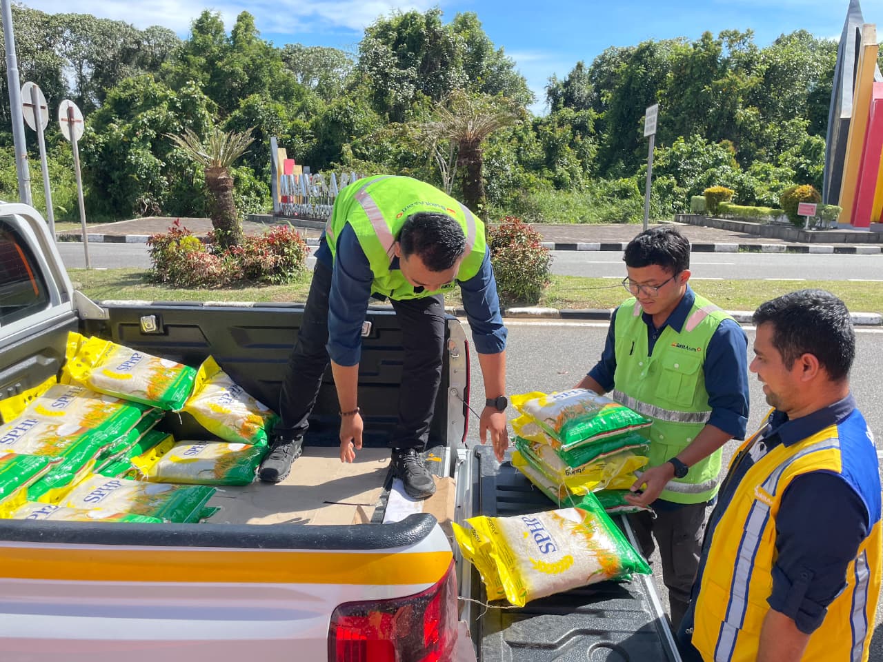 PTBA Salurkan Bantuan untuk Korban Banjir di Aceh, Sumut, dan Sumbar