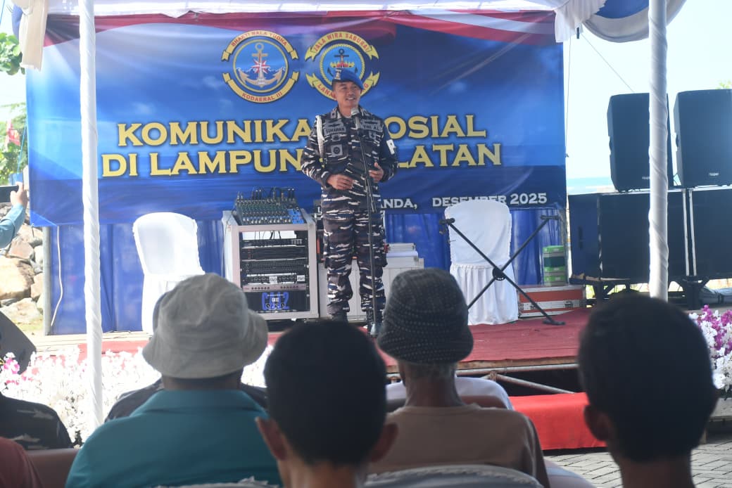 Pererat kemanunggalan TNI AL dengan masyarakat Pesisir, Lanal Lampung Laksanakan Komsos di Lampung Selatan