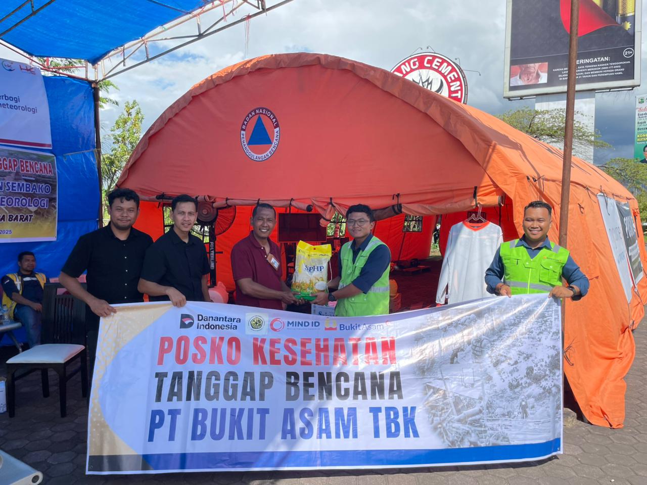 Wujud Kepedulian, PTBA Kirim Bantuan dan Tim Tanggap Bencana ke Wilayah Terdampak Banjir Sumatera