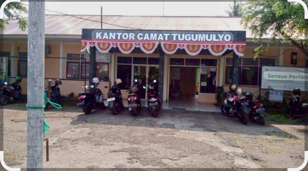 Camat Tugumulyo, memilih diam dan bungkam saat dikompermasi wartawan,Ada apakah?
