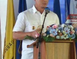 Tepati Janji Politik, Wako Lubuklinggau Serahkan Seragam Sekolah Gratis Secara Menyeluruh Baik SD Maupun SMP