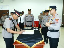 Pimpin Sertijab Lima Kapolsek Jajaran, Kapolres Gresik AKBP Ramadhan : Layani Masyarakat dengan Hati