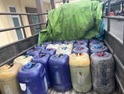 Polres Metro Bongkar Praktik BBM Oplosan, Dua Pelaku Dan Puluhan Derigen Diamankan