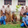 SMK Negeri 2 Sigli Gelar Penanaman Pohon Buah, Kepala Sekolah Ajak Jaga Lingkungan