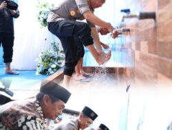 Sambut Hari Bhayangkara Ke-80, Kapolda Sumsel Resmikan 50 Sumur Bor Di 17 Polres Dan Bagikan 500 Paket Baksos Kepada Masyarakat