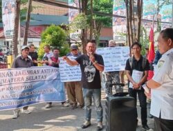 JAKOR Sumsel Demo Dinas PUBMTR Sumsel, Soroti Dugaan KKN Proyek Jalan TA 2025