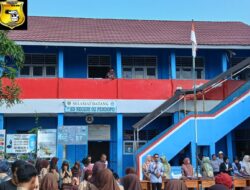 PEMBAGIAN RAPOR DAN PENGHARGAAN SISWA BERPRESTASI SD NEGERI 2 PENDOPO