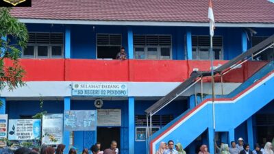 PEMBAGIAN RAPOR DAN PENGHARGAAN SISWA BERPRESTASI SD NEGERI 2 PENDOPO