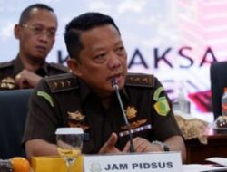 Mantan Jampidsus Febrie Adriansyah Resmi Jadi Tersangka Korupsi dan TPPU